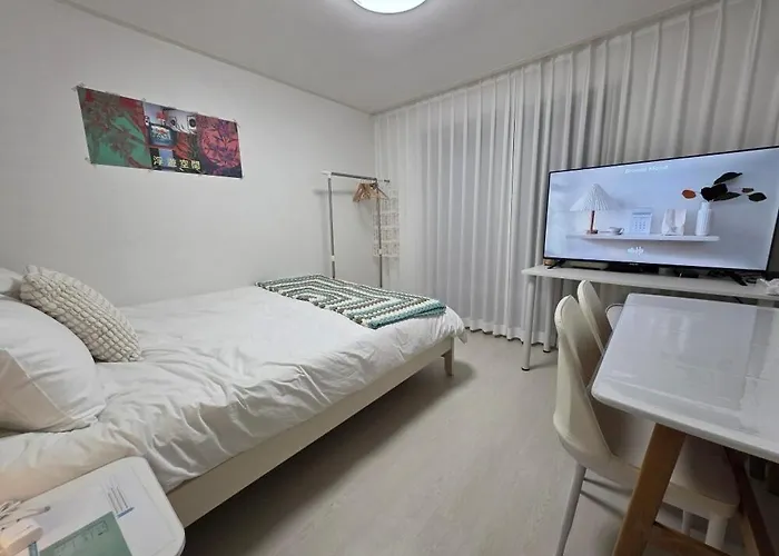 公寓 이태원역6분 무료주차 침실2침대2 용산 홍대 가족 장기환영 *